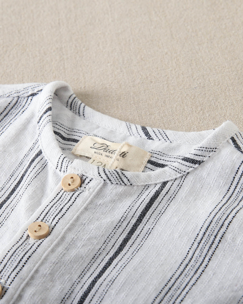 Conjunto bebé niño camisa rayas negras y blancas, con short negro