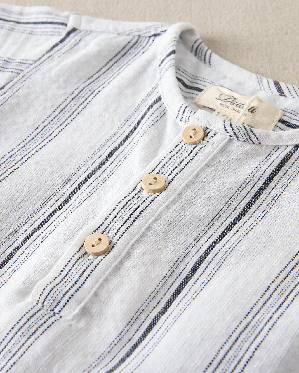 Conjunto bebé niño camisa rayas negras y blancas, con short negro