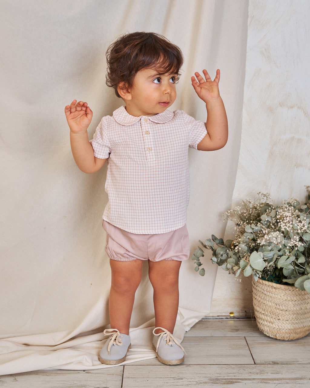 Conjunto bebé niño camisa de cuadro rosa y blanco, y short rosa palo lavado