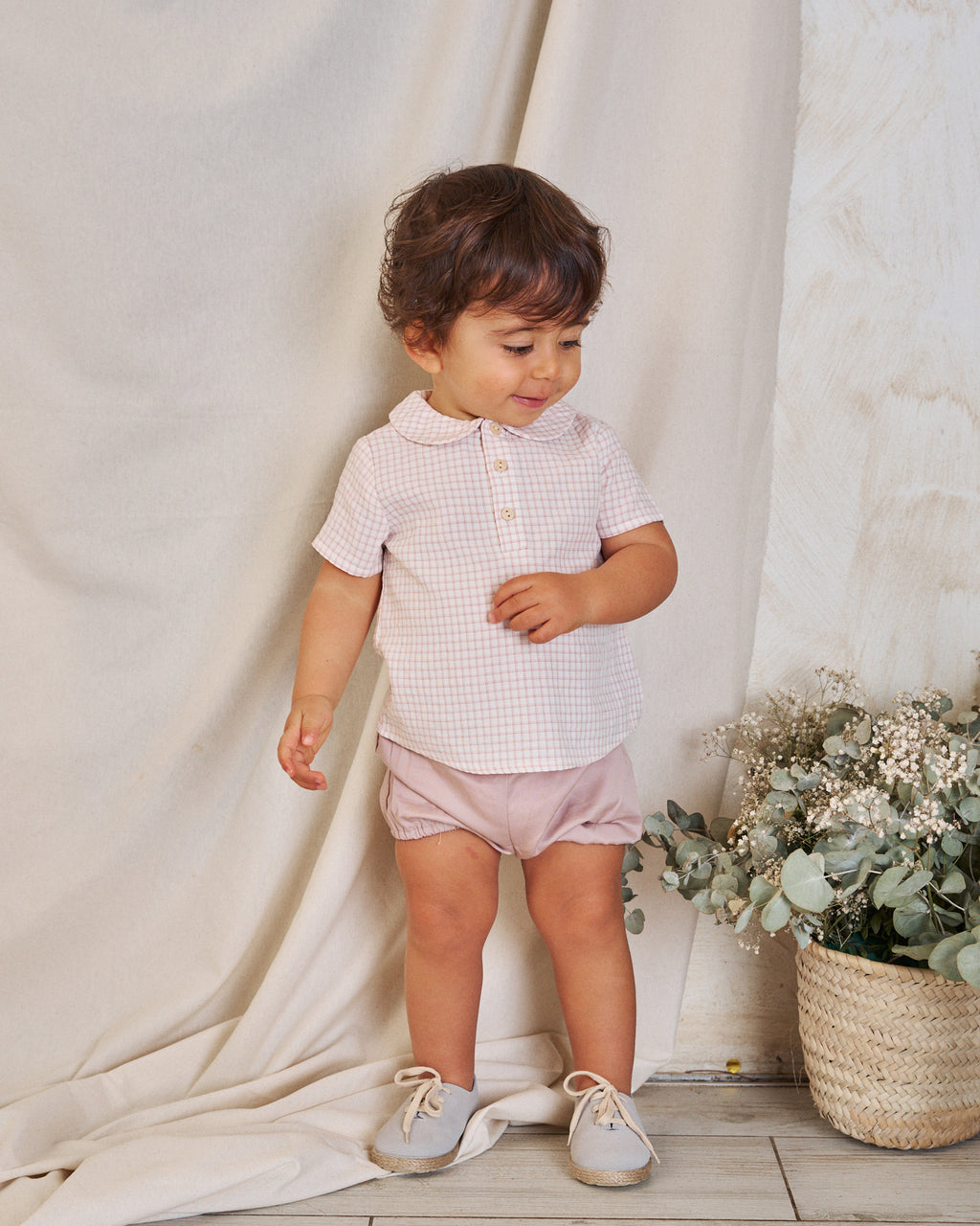 Conjunto bebé niño camisa de cuadro rosa y blanco, y short rosa palo lavado
