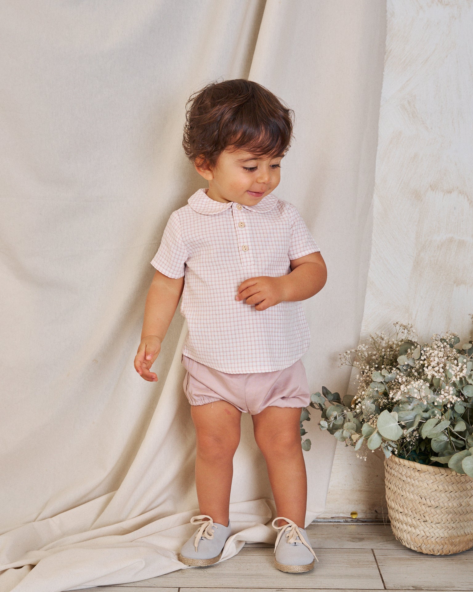 Conjunto bebé niño camisa de cuadro rosa y blanco, y short rosa palo lavado