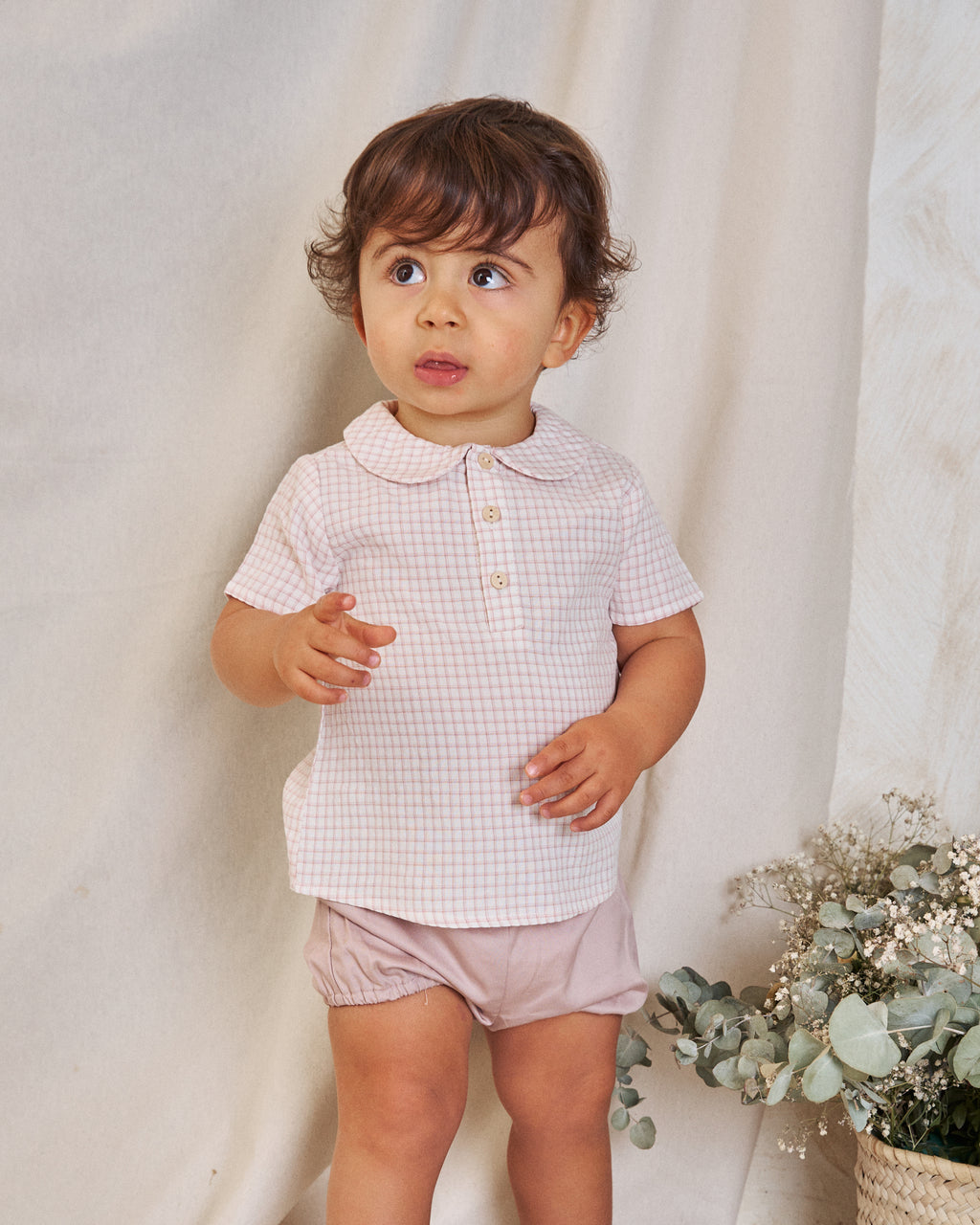 Conjunto bebé niño camisa de cuadro rosa y blanco, y short rosa palo lavado