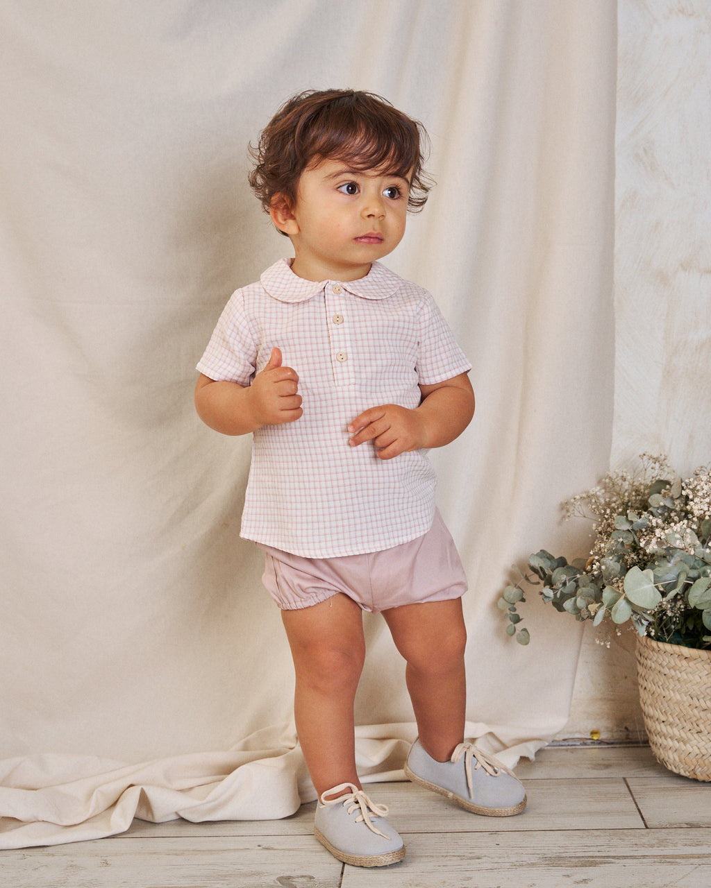Conjunto bebé niño camisa de cuadro rosa y blanco, y short rosa palo lavado