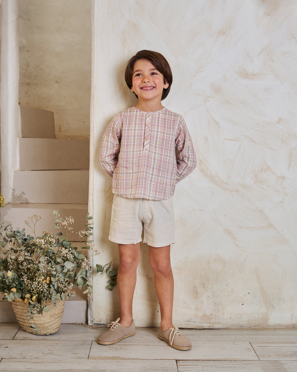 Conjunto bebé niño camisa cuadros rosa, marrón y blancos, con short blanco