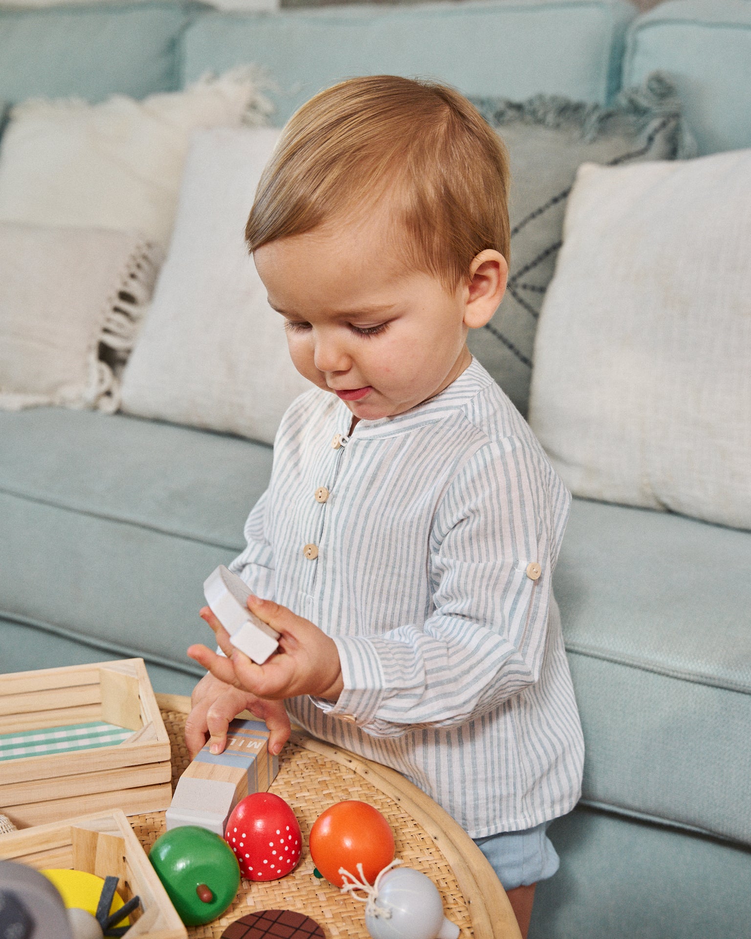 Conjunto bebé niño de camisa de rayas azul y blanco y short azulon