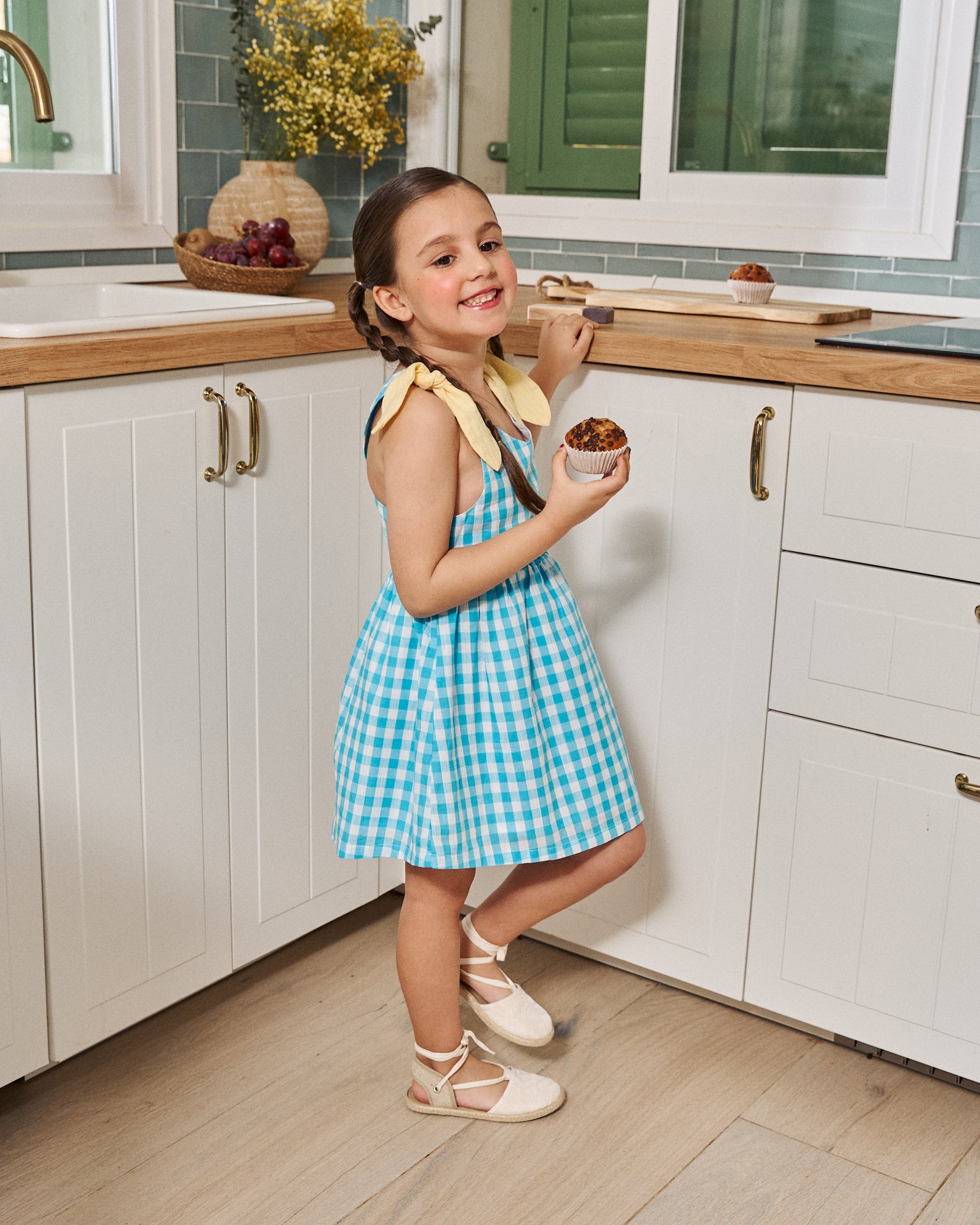 Vestido niña de cuadro vichy turquesa y lazos amarillos