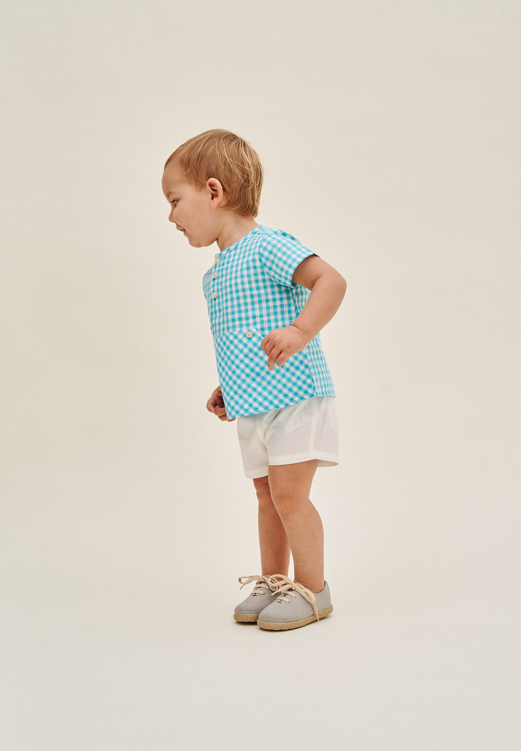 Conjunto bebé niño camisa de cuadros vichy turquesa y short blanco