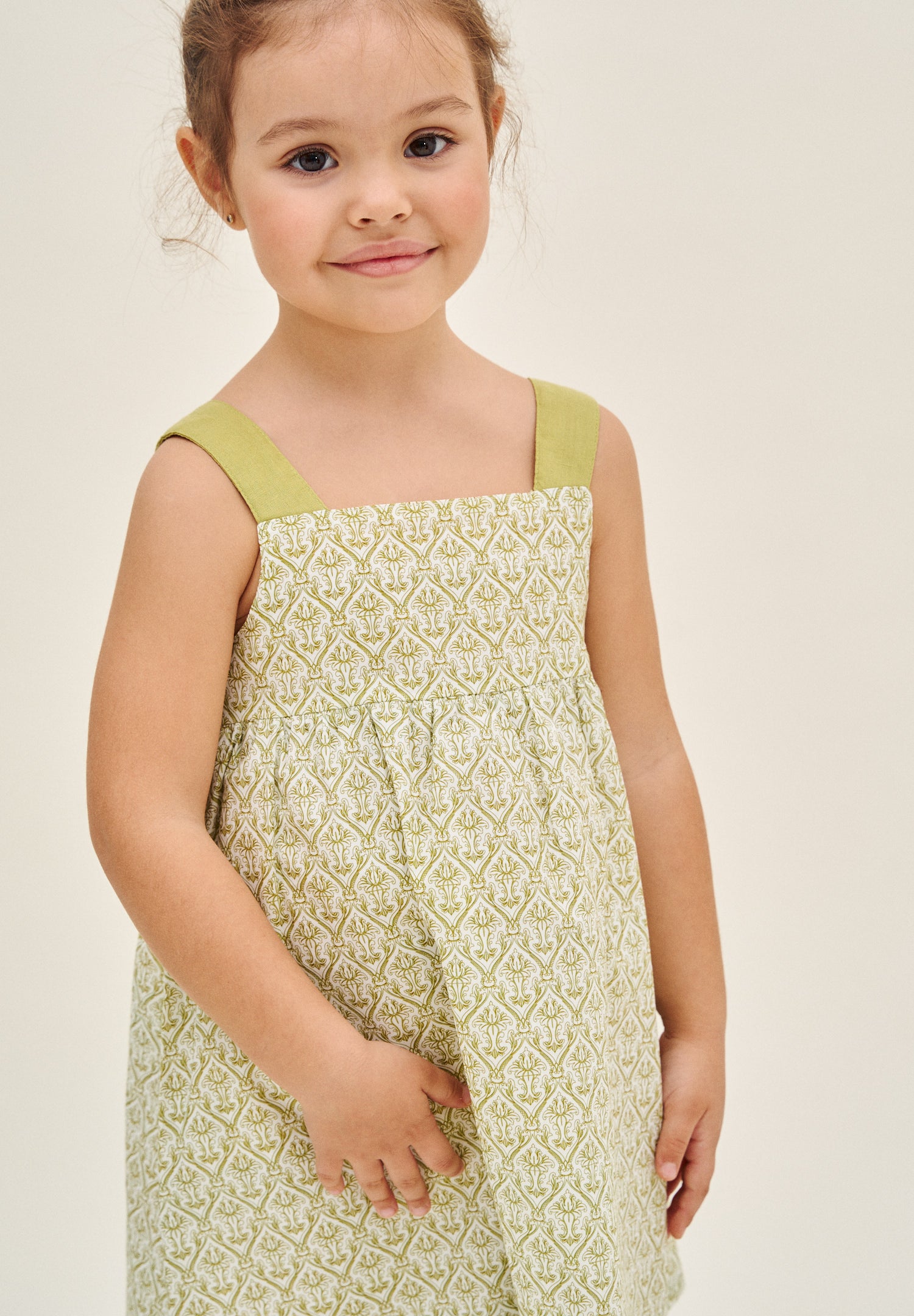 Vestido niña paisley blanco y pistacho con lazo