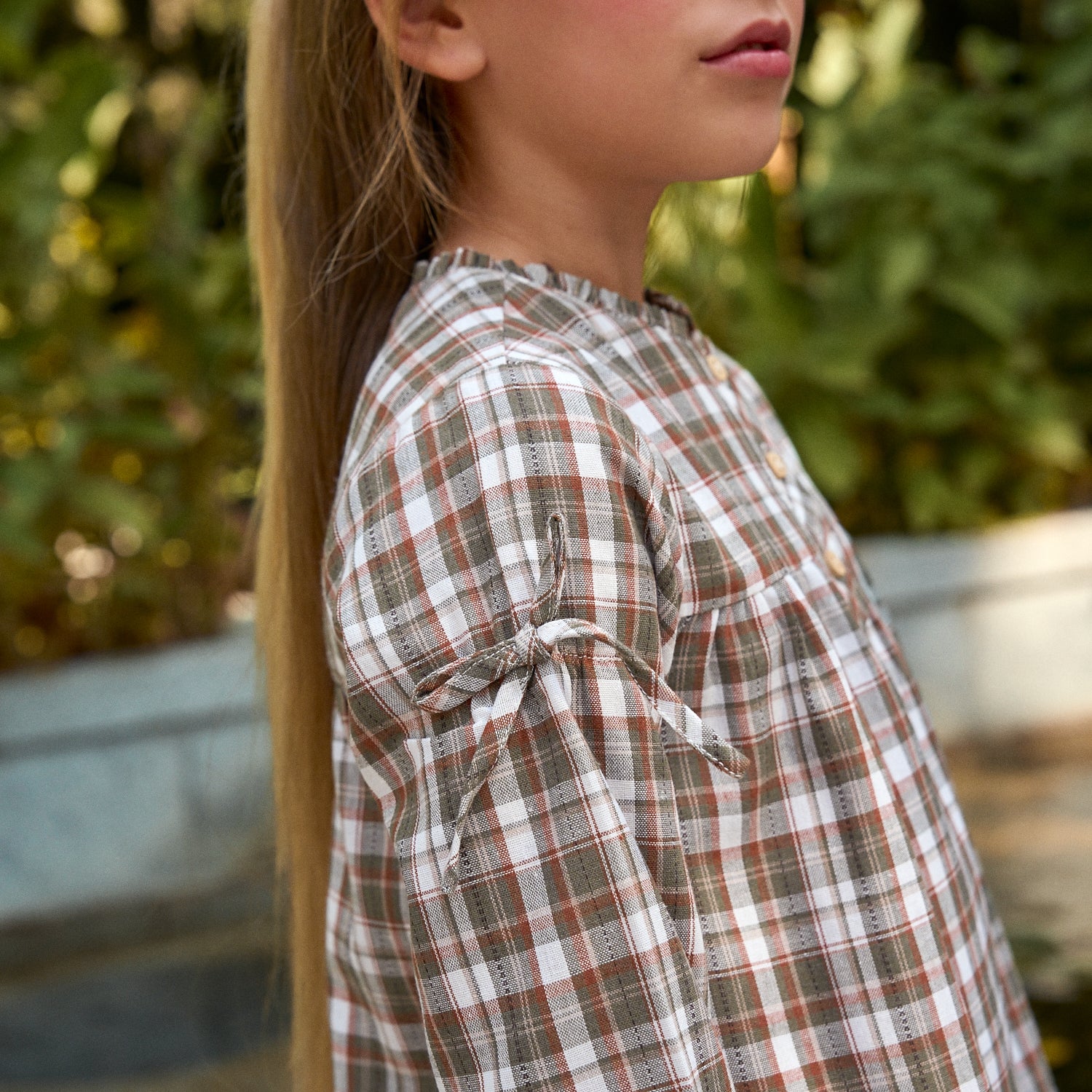 Vestido de niña de cuadros marrón y verde