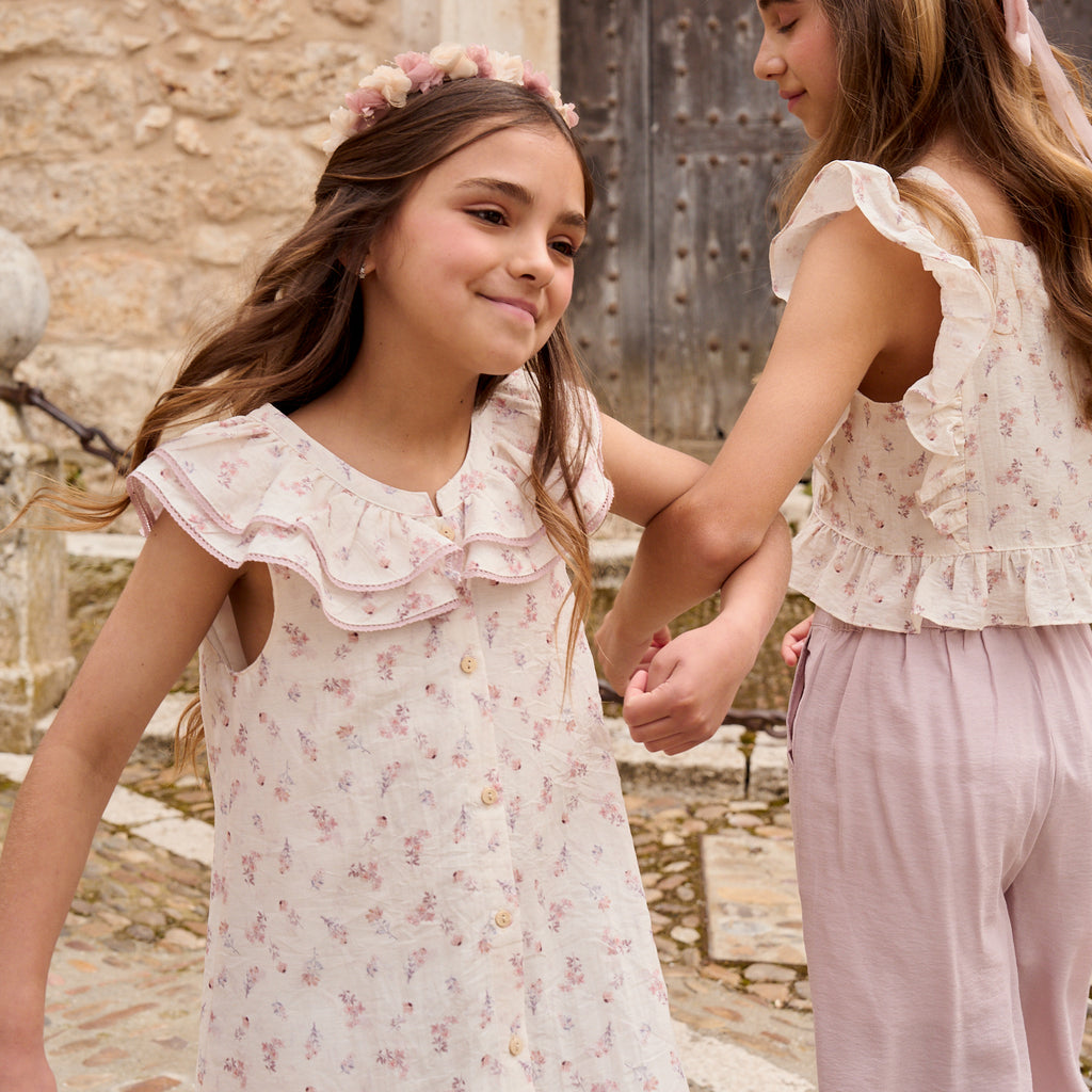 Vestido niña blanco con estampado floral de colores y mangas volante