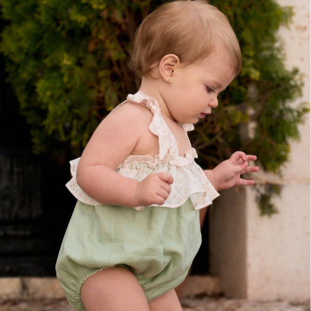 Ranita bebé niña verde agua con bordes blancos