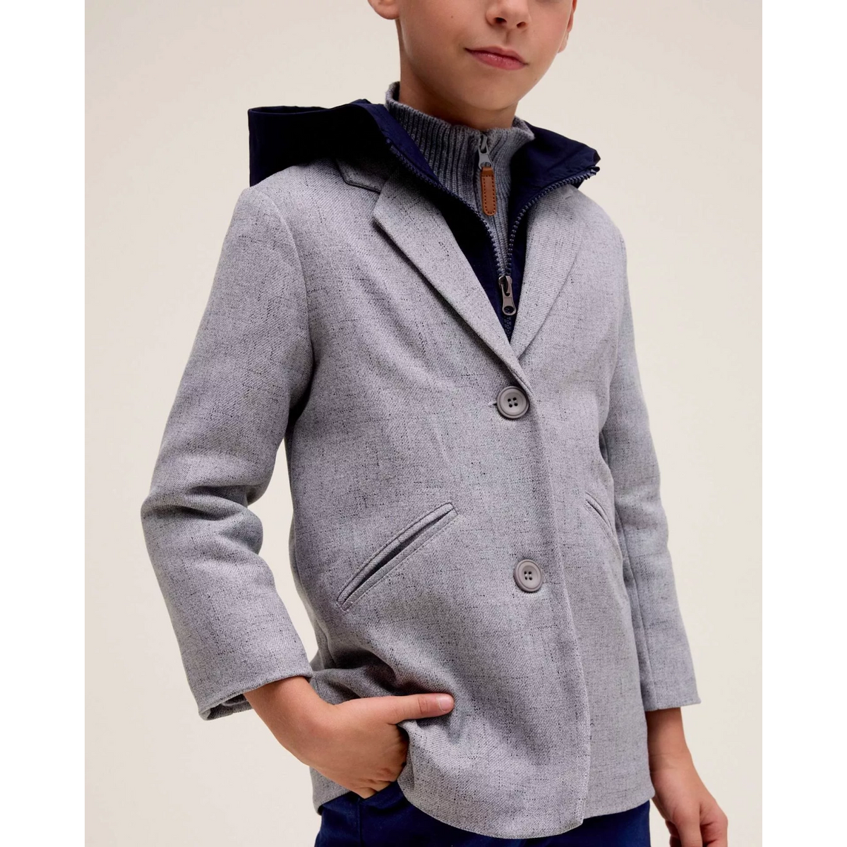 Abrigo de niño estilo americana gris jaspeado con capucha
