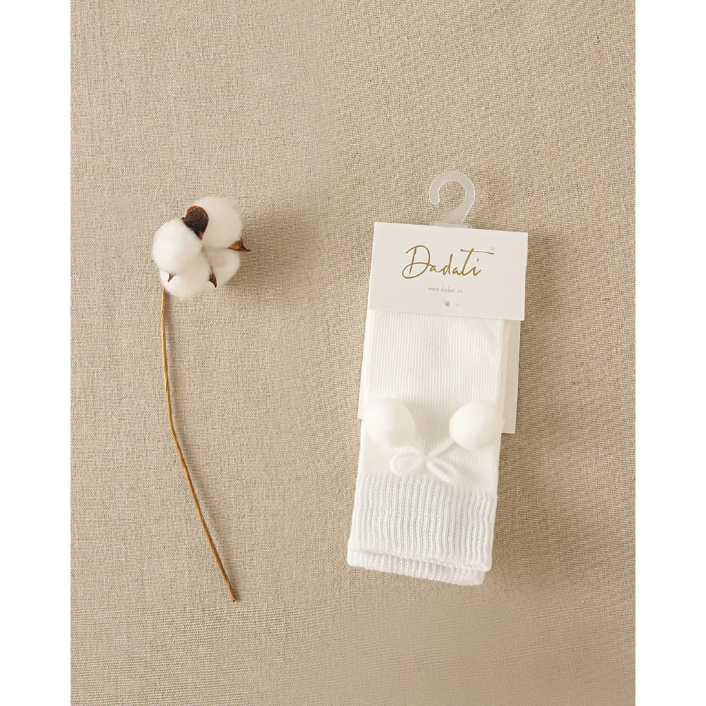 Calcetín bebé blanco con borla