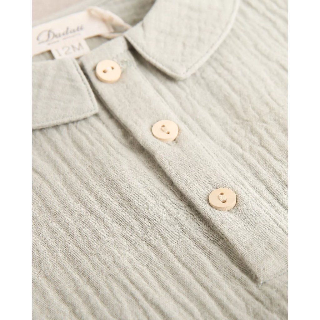 Camisa de bebé niño de muselina color verde