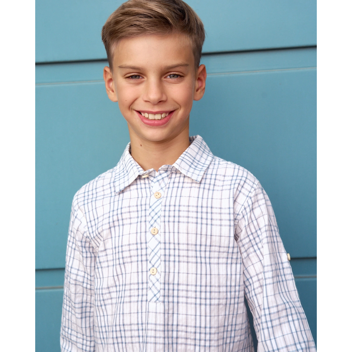Camisa de niño de cuadros azul y blanco