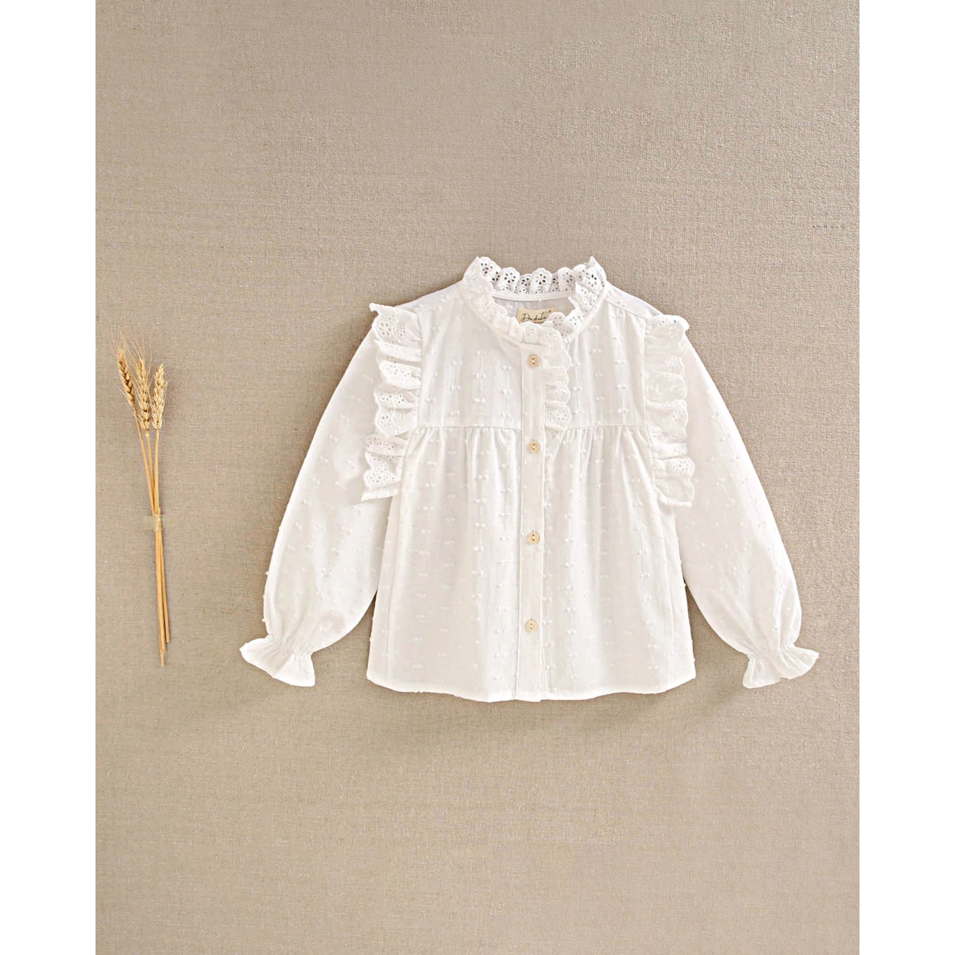 Blusa manga larga de niña en blanco con puntilla