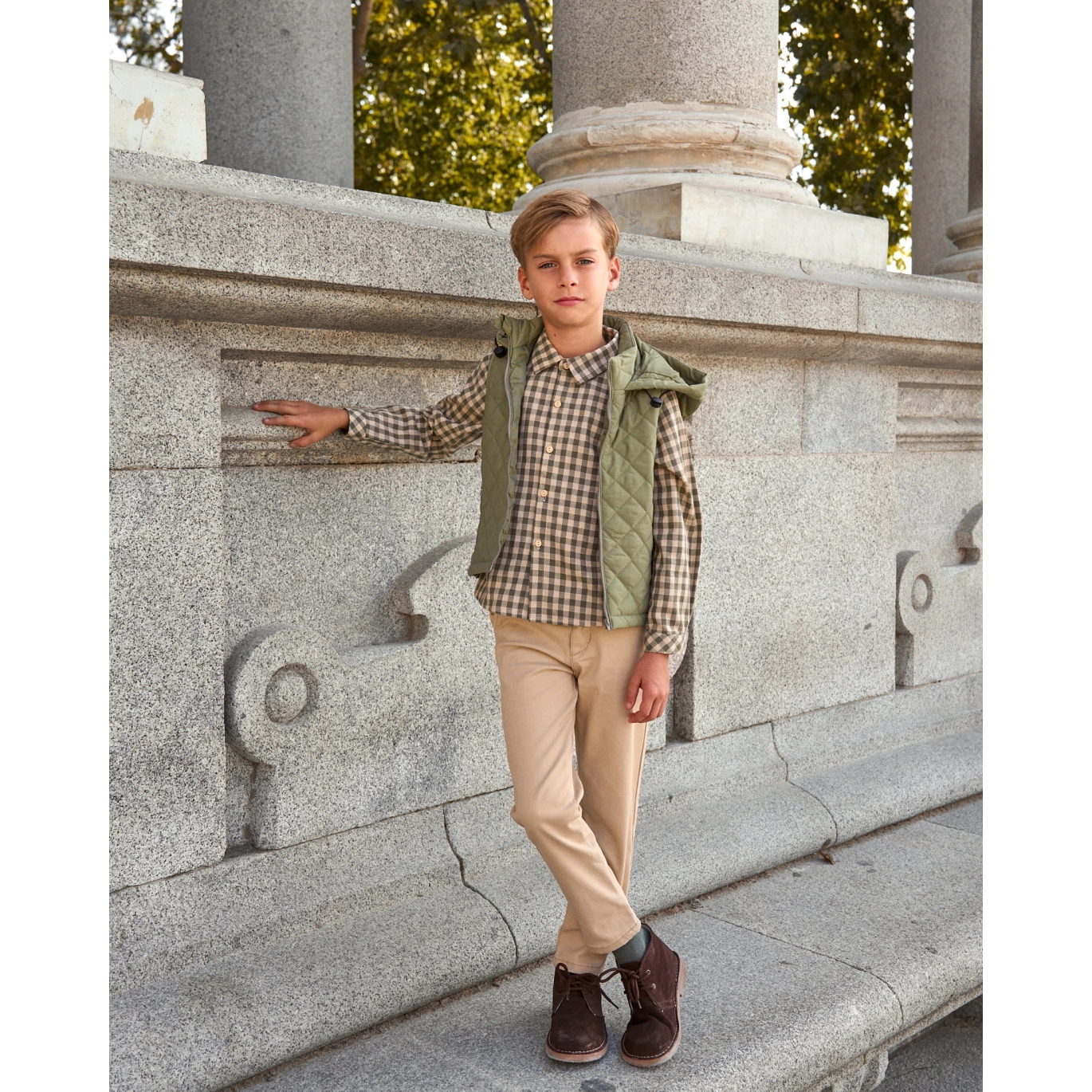 Parka acolchado con capucha para niño en color verde