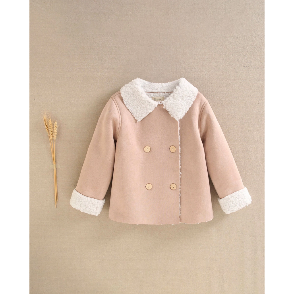 Chaqueta de niña en color maquillaje claro con forro de borrego