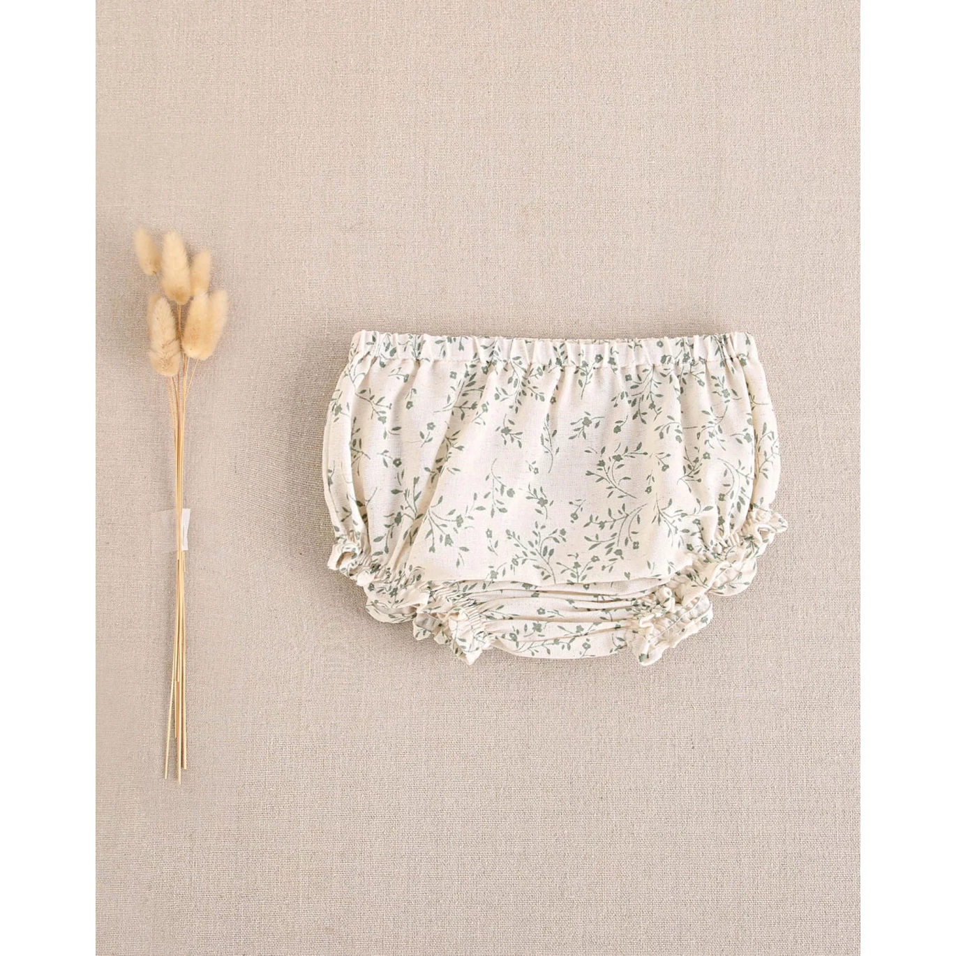 Cubrepañal de bebé niña con estampado de flores