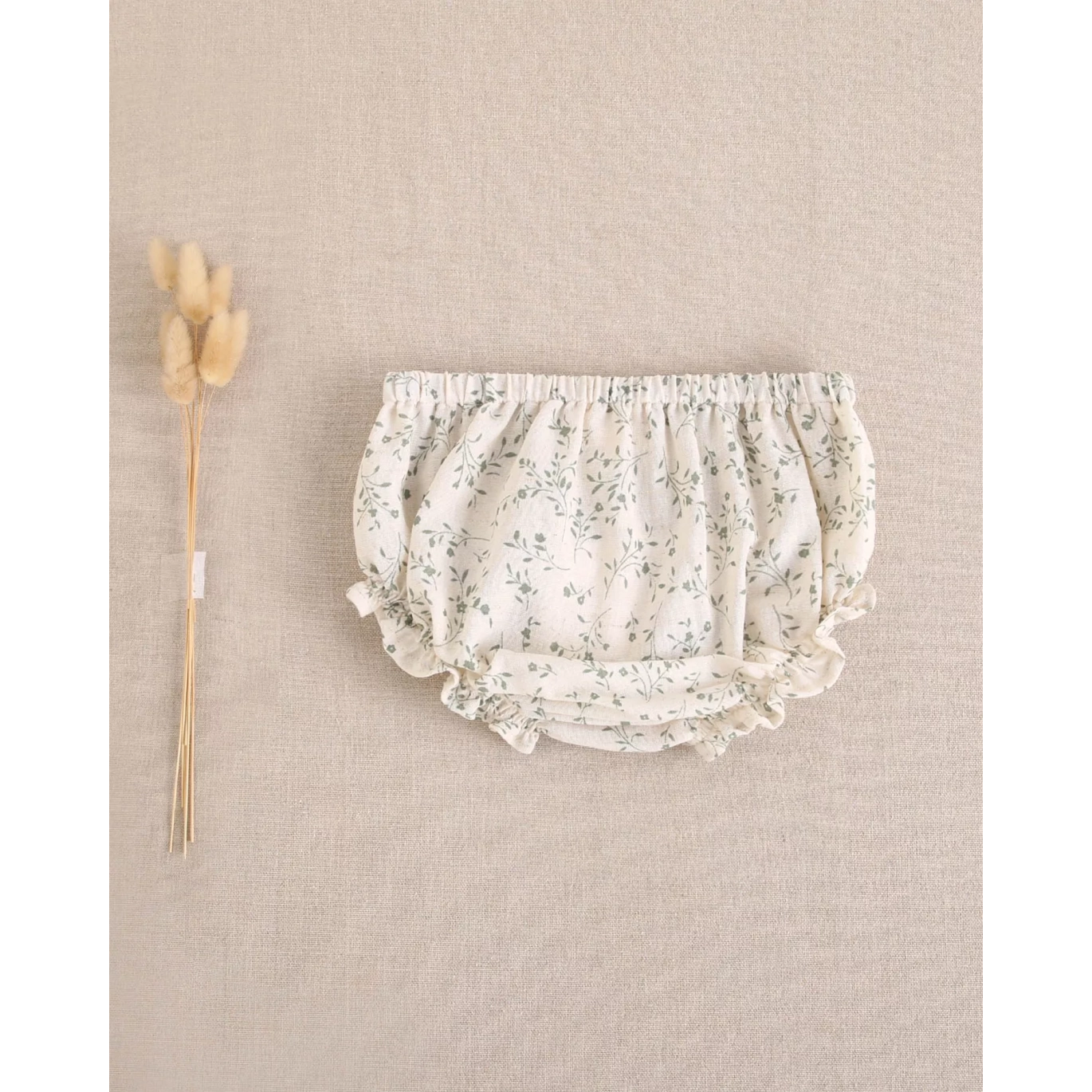 Cubrepañal de bebé niña con estampado de flores
