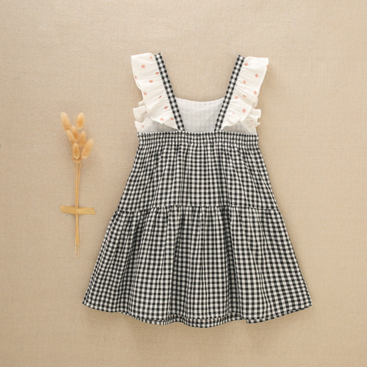 Vestido de niña en cuadros de vichy negros y blancos
