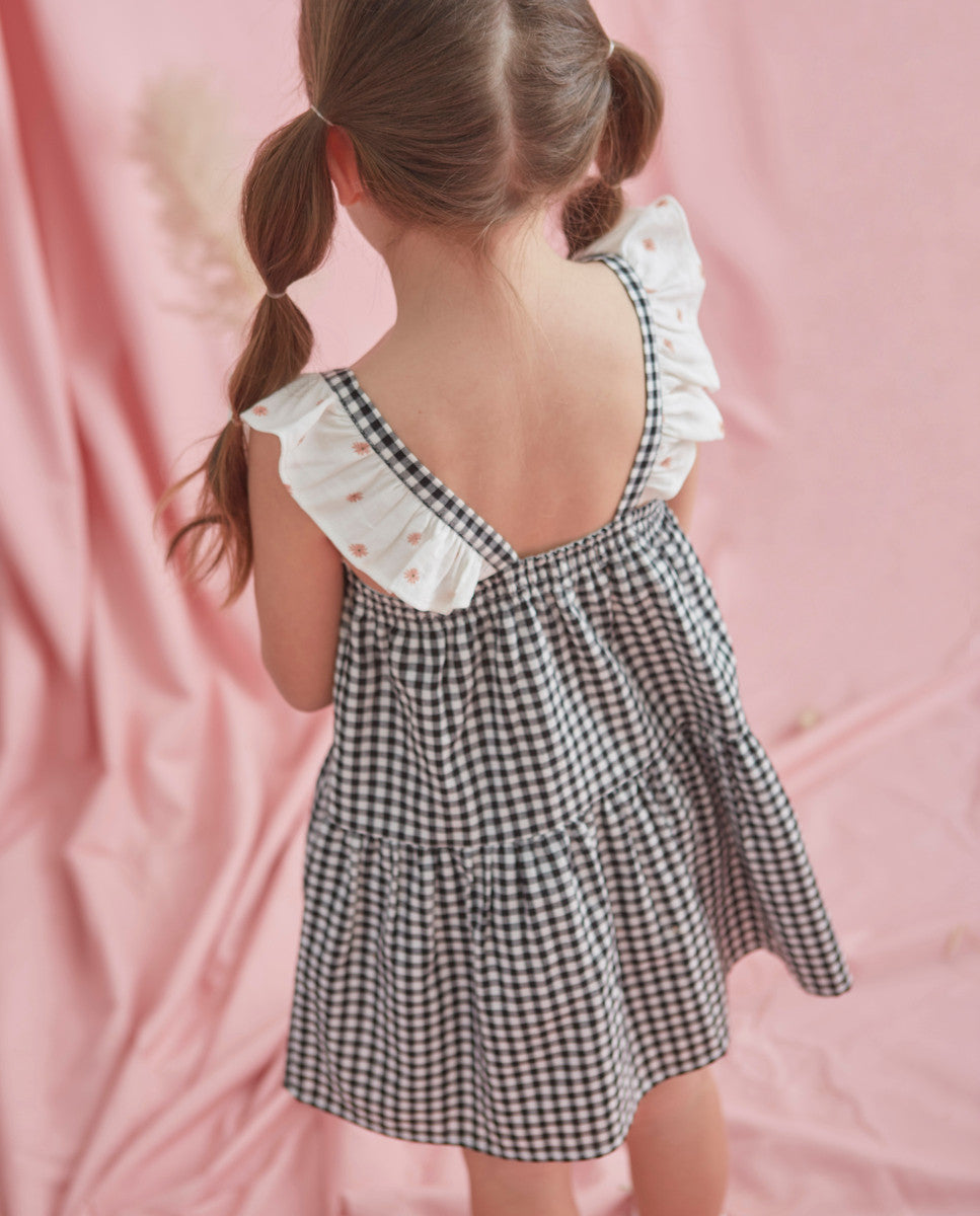 Vestido de niña en cuadros de vichy negros y blancos