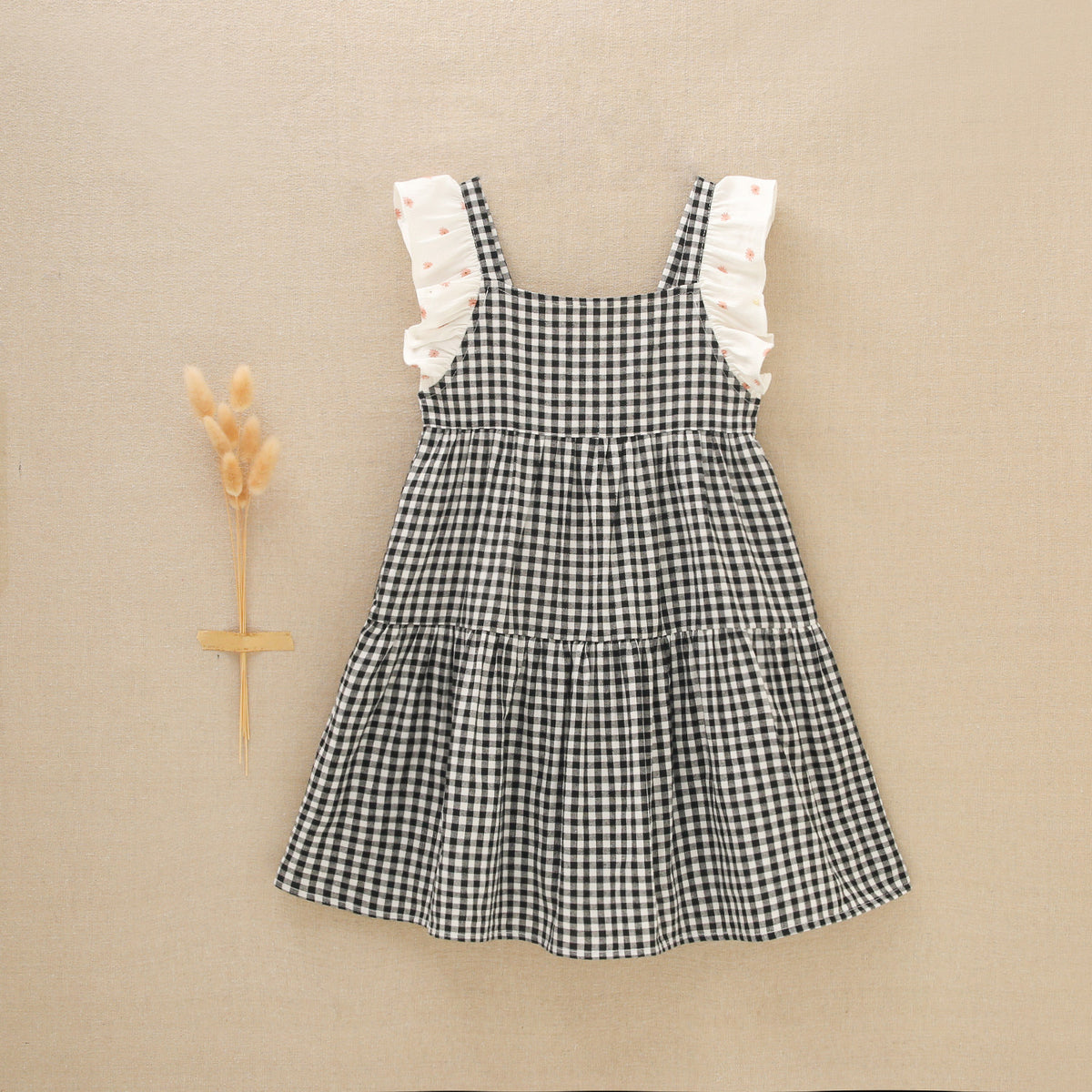 Vestido de niña en cuadros de vichy negros y blancos