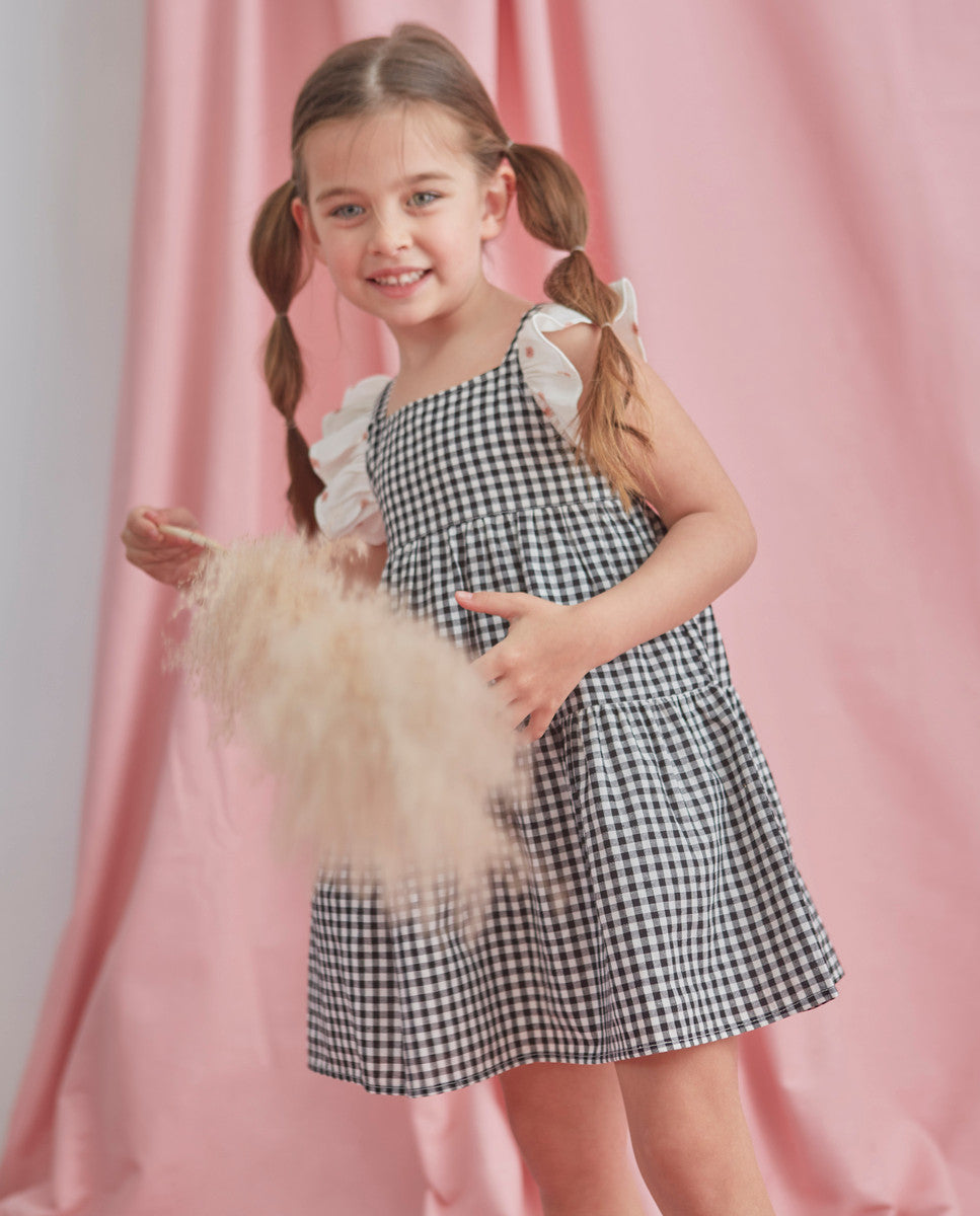 Vestido de niña en cuadros de vichy negros y blancos