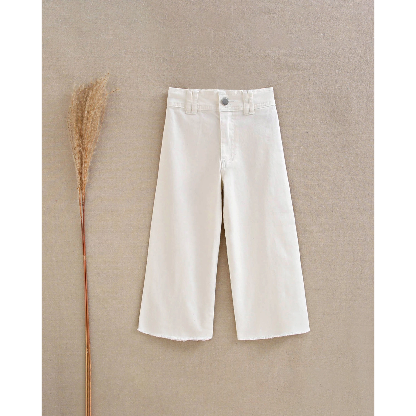 Jeans de niña en blanco tipo culotte