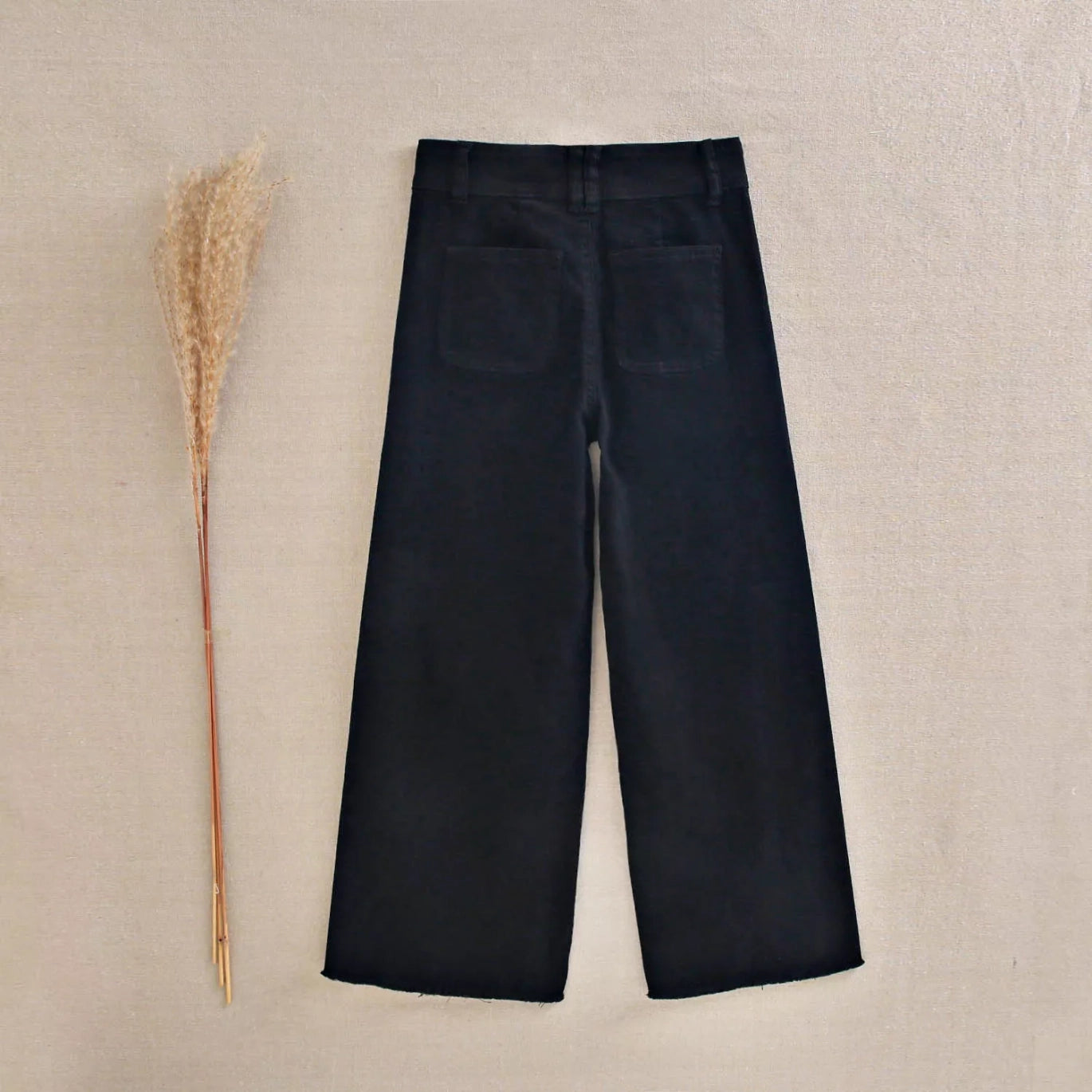 Jeans de niña en negro tipo culotte