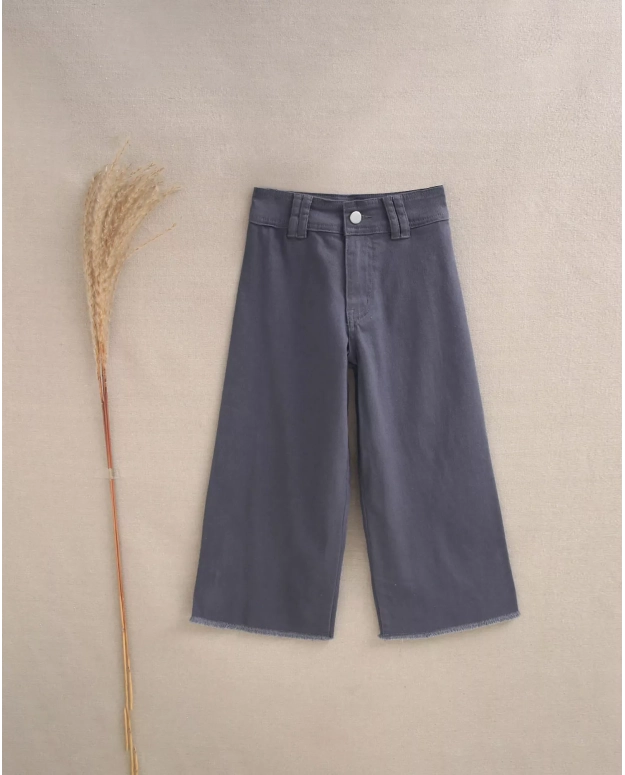 Jeans de niña en gris tipo culotte
