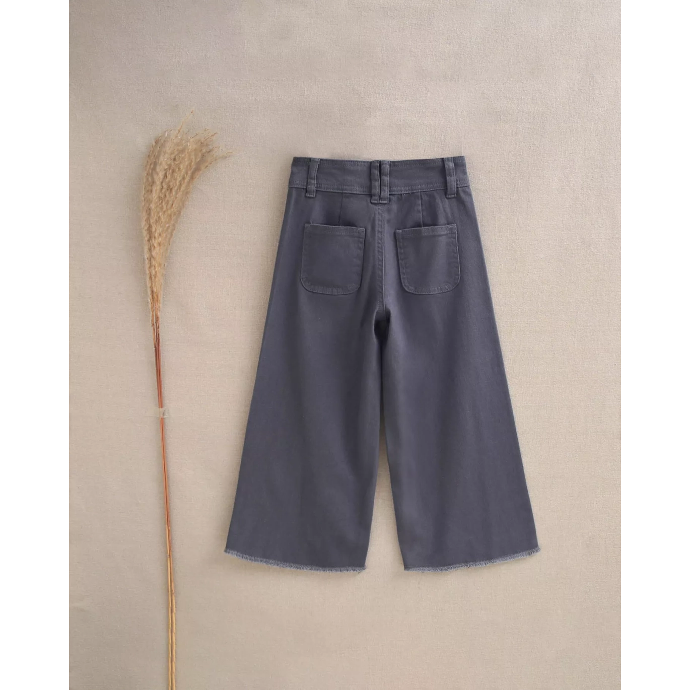 Jeans de niña en gris tipo culotte