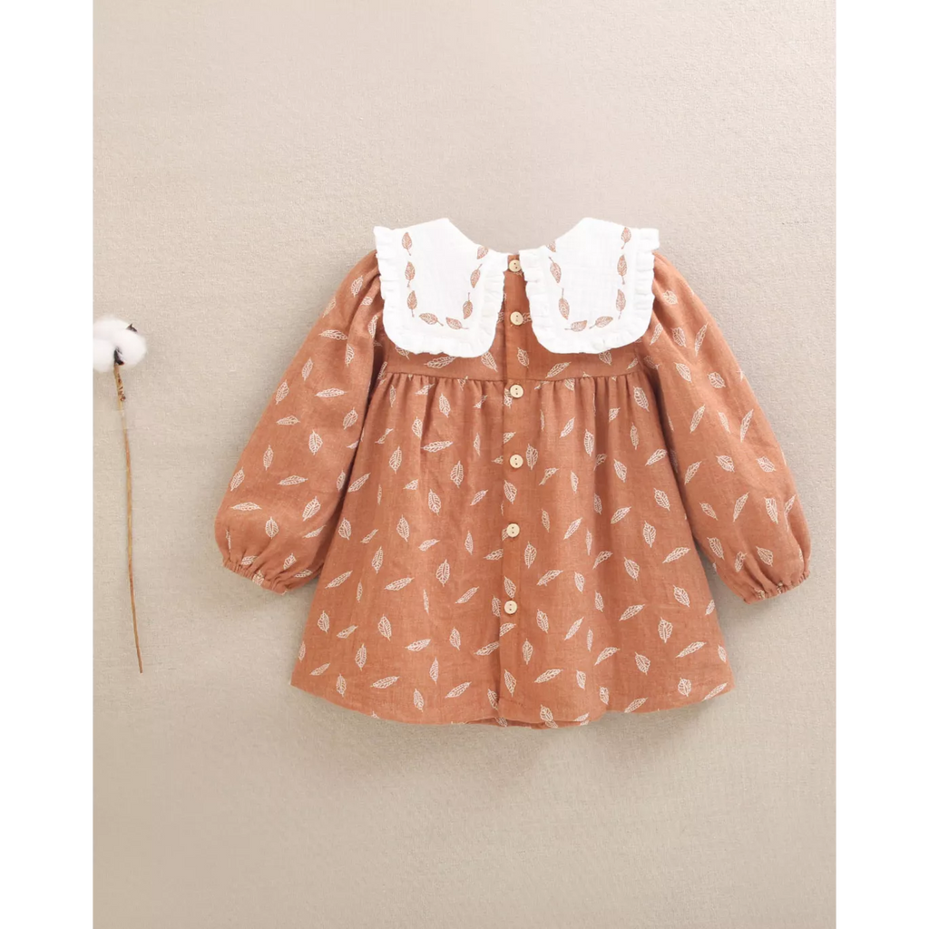 Vestido de bebé niña naranja con estampado de hojas