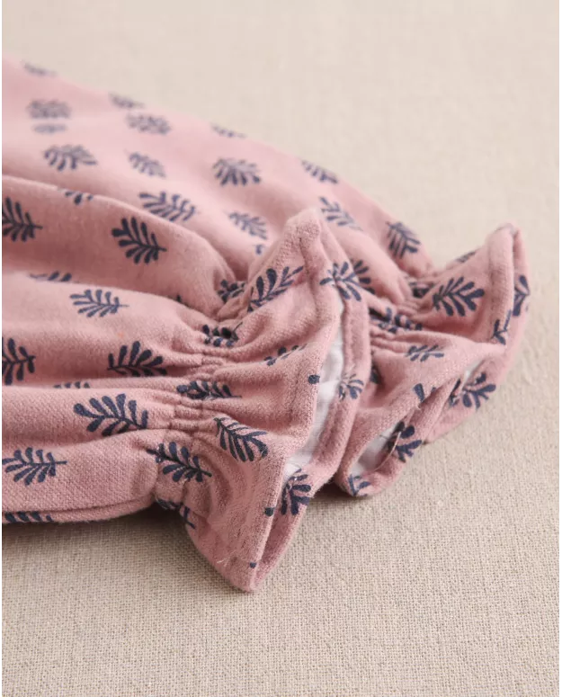 Vestido de bebé niña rosa con estampado de hojas