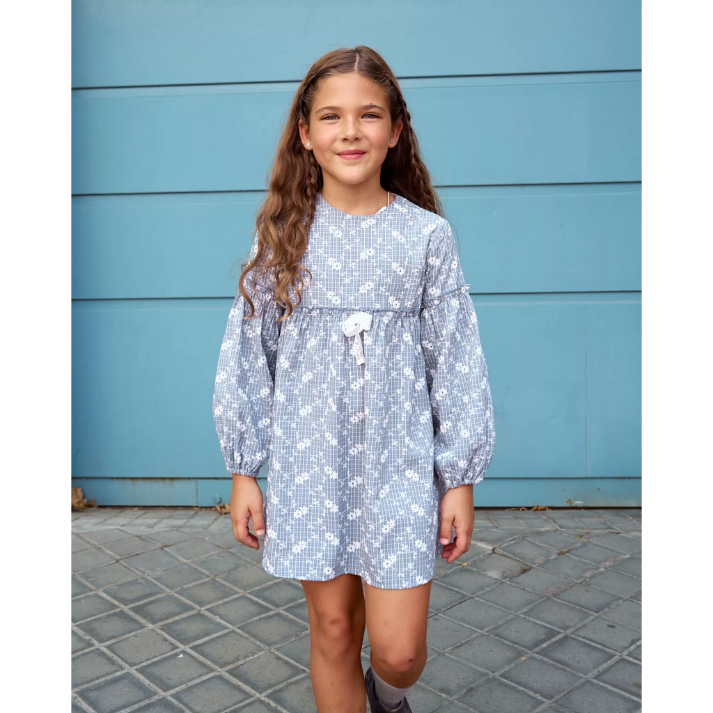Vestido de niña de cuadro vichy con estampado floral