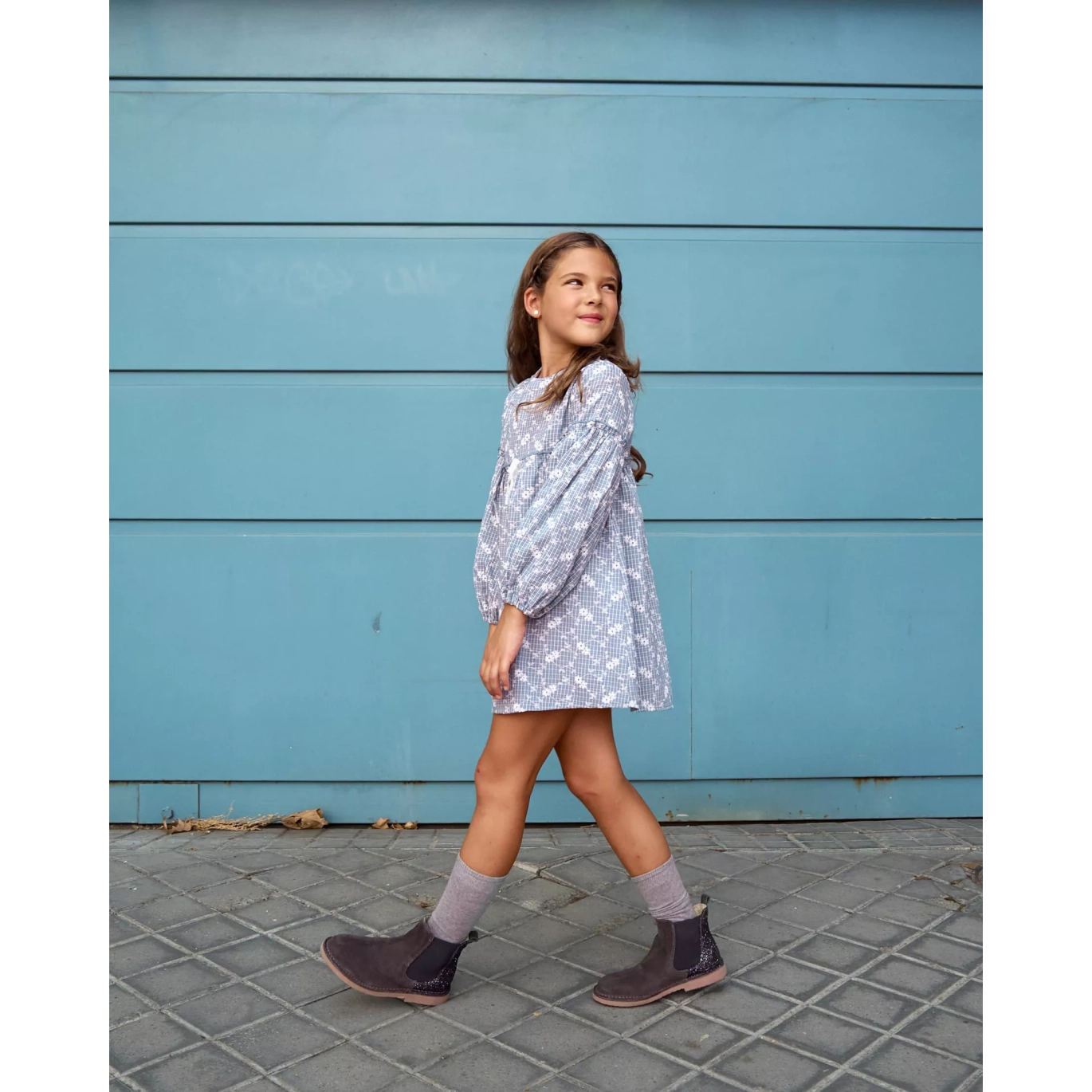 Vestido de niña de cuadro vichy con estampado floral