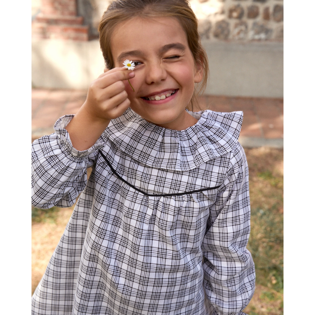 Vestido de niña de cuadros blanco y negro