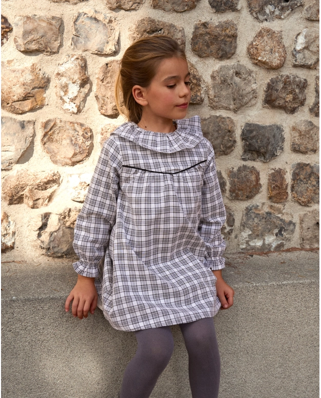Vestido de niña de cuadros blanco y negro