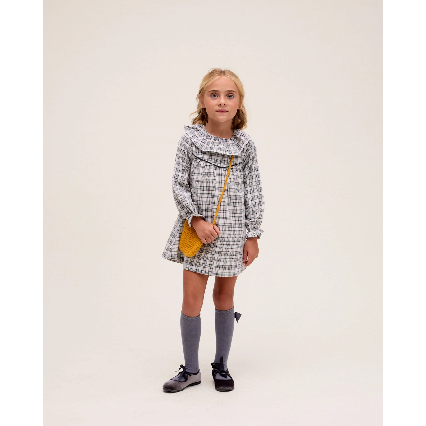 Vestido de niña de cuadros blanco y negro