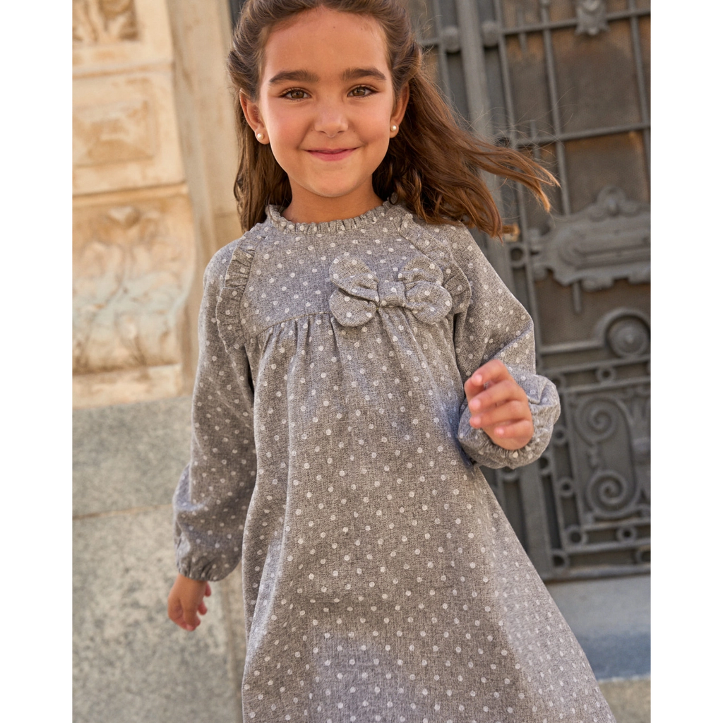 Vestido de niña en gris jaspeado con topos