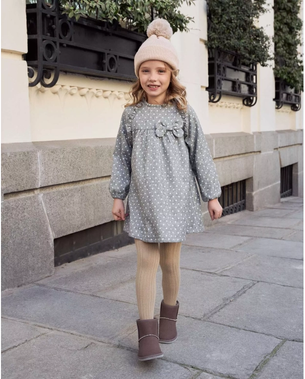 Vestido de niña en gris jaspeado con topos