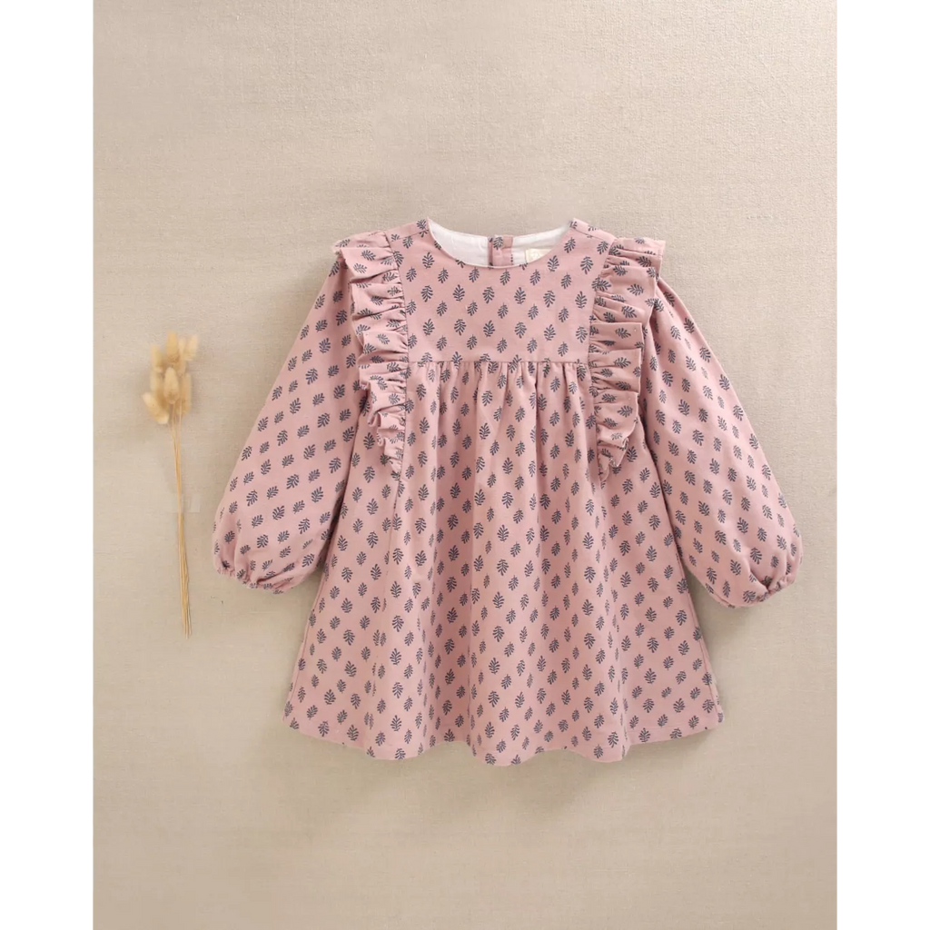 Vestido de niña rosa con estampado de hojas azules